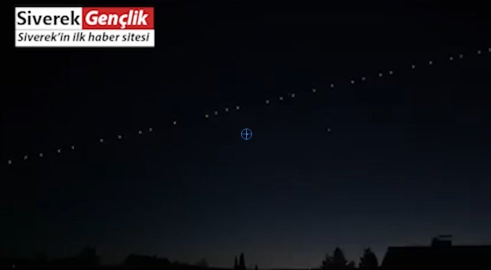 Gökyüzünde sıralı ışıklar görenleri şaşırttı