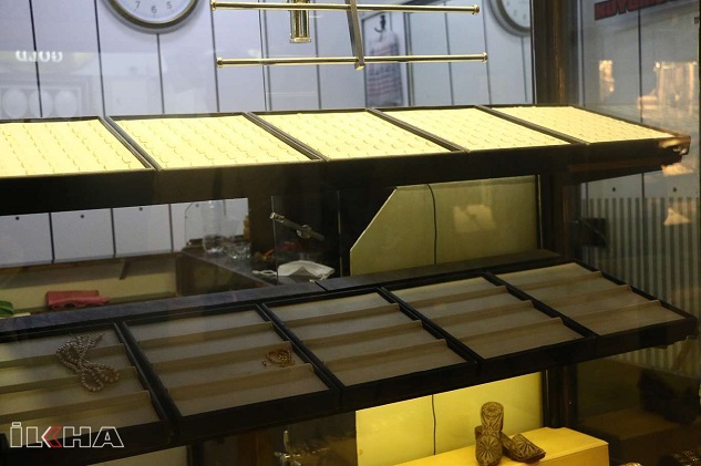 Şanlıurfa'da kuyumcu dükkanını soydular