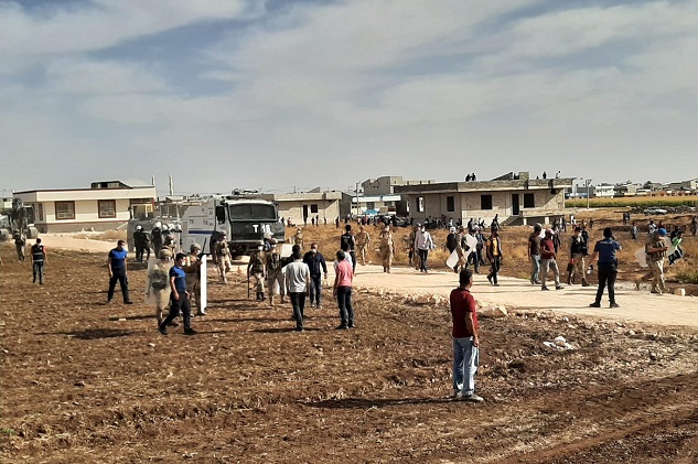 Viranşehir'de kaçak bina yıkımında olaylar çıktı
