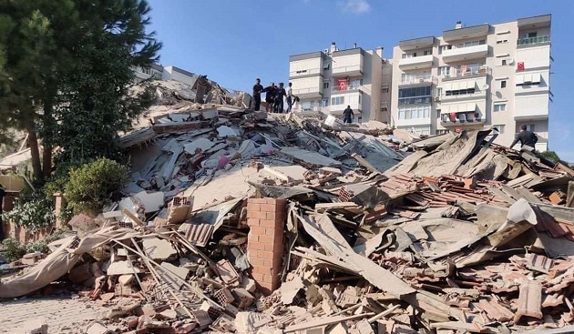 İzmir'deki depremde 4 kişi hayatını kaybetti, 120 yaralı var
