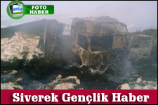 SEYİR HALİNDEKİ UN KAMYONU YANDI