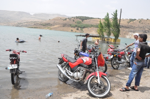 ÖLÜME DAVETİYE ÇIKARIYOR