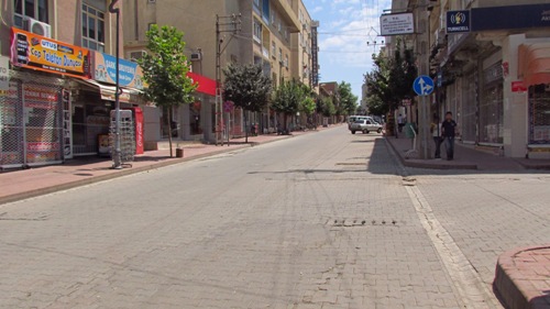 SİVEREK'TE CADDELER BOMBOŞ