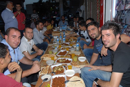 SİVEREKLİ ESNAF İFTAR YEMEĞİNDE BULUŞTU