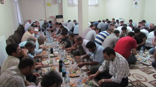 İKRA-DERDEN ESNAFA İFTAR YEMEĞİ