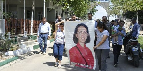 SEVİL EROL MEZARI BAŞINDA ANILDI