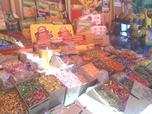 BAYRAM ŞEKERLERİ TEZGAHLARI SÜSLÜYOR