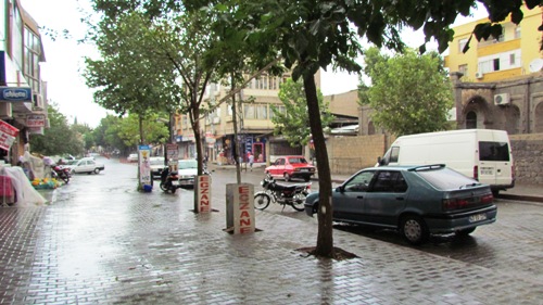 YAZ YAĞMURU SİVEREK'İ SERİNLETTİ.