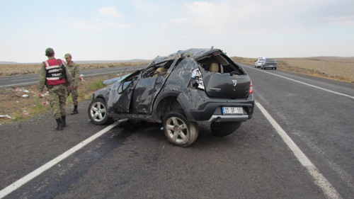 SİVEREK'TE TRAFİK KAZASI 4 YARALI