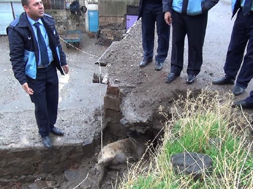 SİVEREKTE KÖPEK KURTARMA OPERASYONU