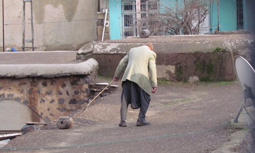 SİVEREKTE DAMLAR LOĞLANIYOR