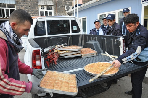 BELEDİYEDEN GIDA BASKINI