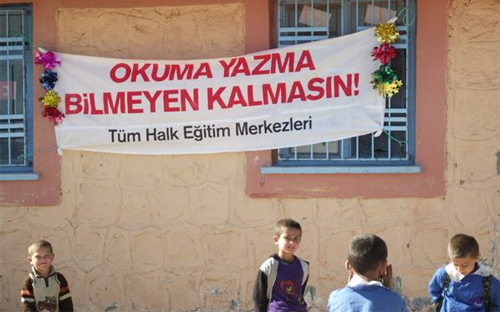 Siverek'teki Suriyelilere Türkçe kursu