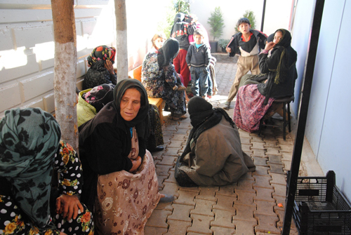 SURİYELİ DİLENCİLER TOPLANDI