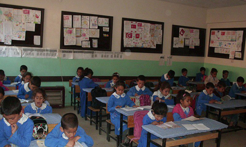 SOSYAL MEDYA ÜZERİNDEN ÖĞRETMEN İSTEDİLER