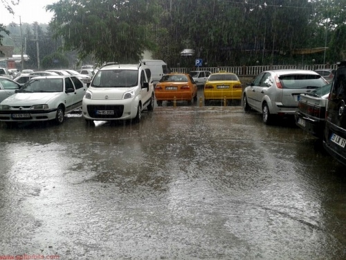 SİVEREK'TE ŞİDDETLİ DOLU YAĞIŞI