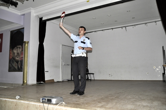 OKUL ÖĞRENCİLERİNE SEMİNER