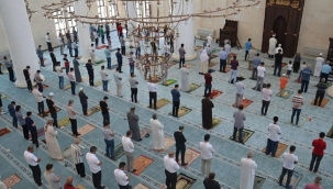 Sokağa çıkma kısıtlamasında cuma namazı kılınacak mı?