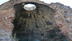 Tarihi Abdalağa Hamamı yıkılmaya terk edildi