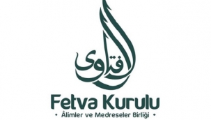 Vefat eden kimseyi eski bir mezara defnetmek caiz midir?