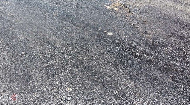 Şanlıurfa'da sıcaklar başladı asfalt eridi