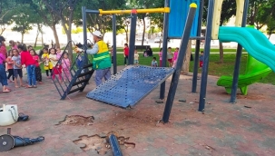 Siverek'te yeni açılan çocuk parkındaki oyun grupları tahrip edildi