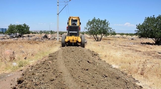 Siverek'te yeni yerleşim yerlerinde yol çalışmaları sürüyor