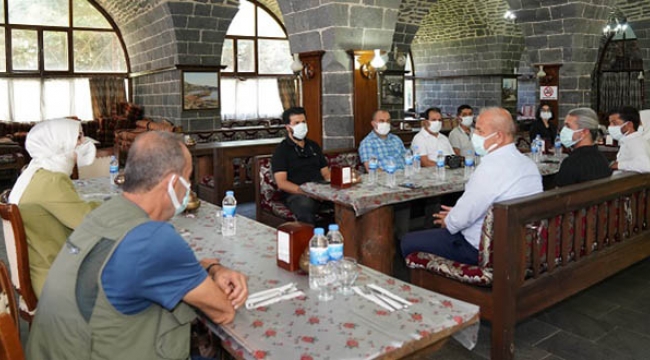 Başkan Çakmak gazetecilerle bir araya geldi