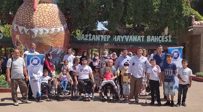Siverek Engelliler Derneği hayvanat bahçesini gezdi