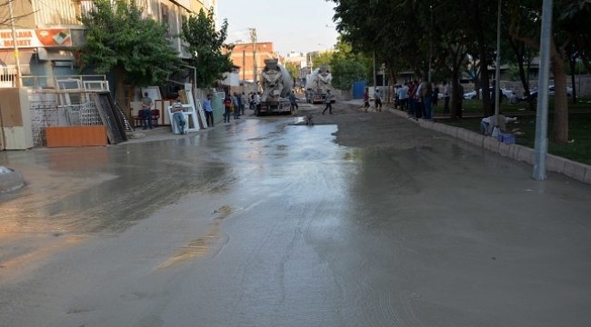 Siverek'te beton yol çalışmaları sürüyor