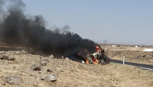 Siverek'te şarampole devrilen tır alev alev yandı