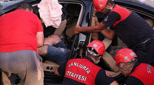 Şanlıurfa'da otomobil aydınlatma direğine çarptı: 1 ölü