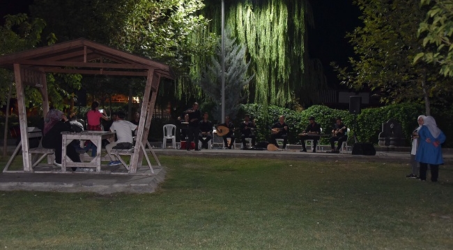 Sıra gecesi ekibinden Millet Bahçesi'nde müzik şöleni