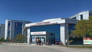 ​Kazazedenin cebindeki yüklü para sağlık personelinin dikkati sayesinde çöpe gitmekten kurtuldu