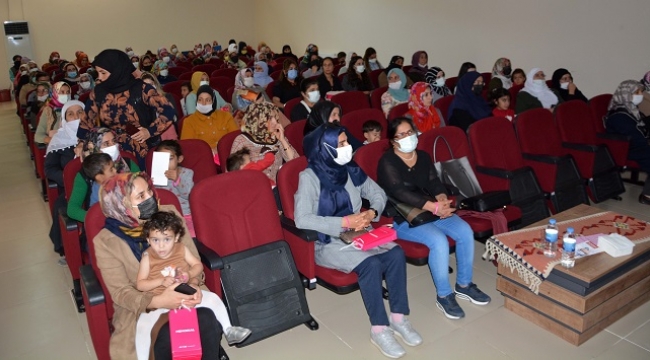 Kadınlara meme kanseri ile ilgili seminer verildi