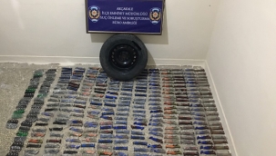 Şanlıurfa'da gümrükten geçen araç içerisinde bıçak ve muşta ele geçirildi