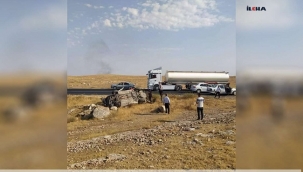 Şanlıurfa'da tır ile otomobilin çarpışması sonucu 2 kişi yaralandı