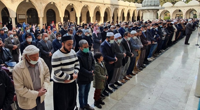 ​Fikir adamı Sezai Karakoç için cenaze namazı kılındı