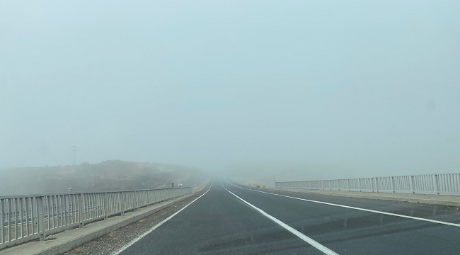 Siverek- Şanlıurfa kara yolunda sis etkili oluyor