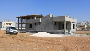 Umut Kervanı ihtiyaç sahibi yetim aileye yeni ev yaptı