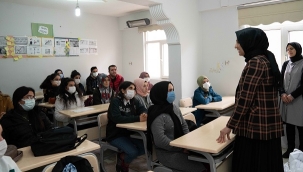 Başkan Ayşe Çakmak, sınavlara hazırlanan öğrencilerle buluştu