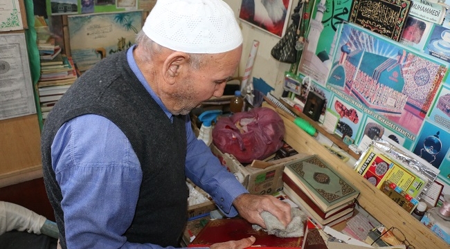Emekli olduktan sonra hayatını Kur'an'ı Kerimlere hayat vermeye adadı
