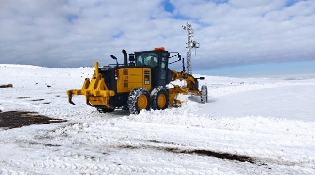 Karacadağ'da kar yağışı etkili oluyor