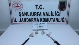 Şanlıurfa'da otomobilde eroin ve kesici alet ele geçirildi