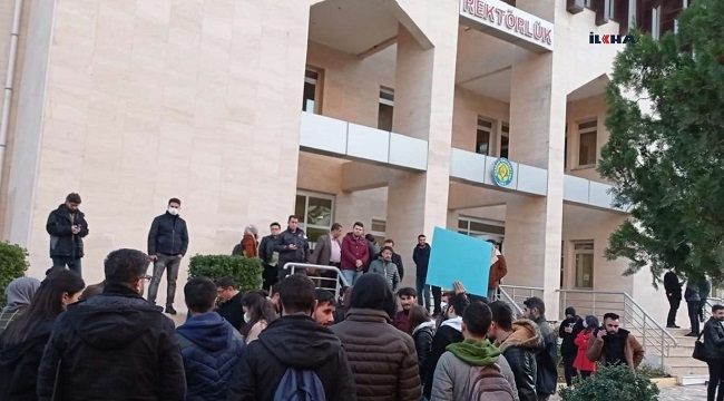 Harran Üniversitesi öğrencileri rektörlük önünde eylem yaptı