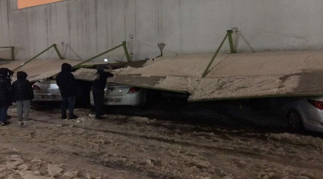 Şanlıurfa'da aşırı kar yağışı nedeniyle otoparkın çatısı çöktü