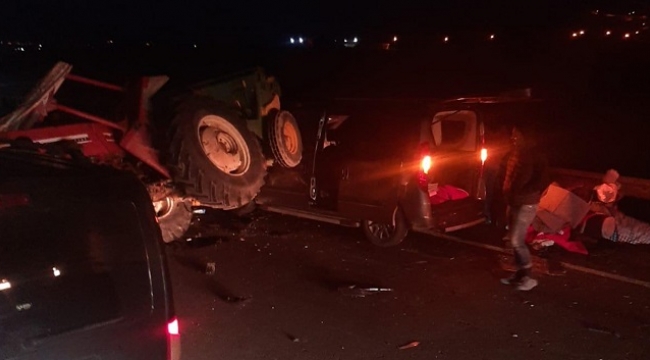 Şanlıurfa'da traktör ile hafif ticari araç çarpıştı: 2 ağır yaralı