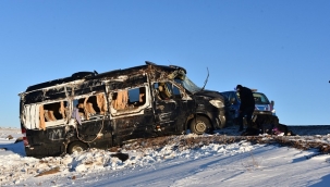Siverek'te basketbolcu sporcuları taşıyan minibüs kaza yaptı: 11 yaralı
