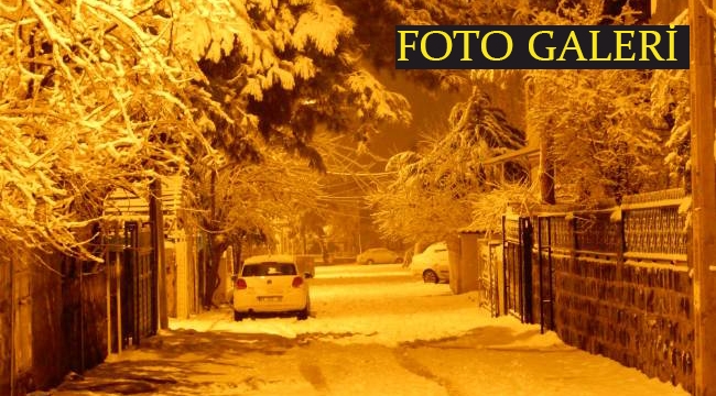 Siverek'te gece çekilen kar manzaraları