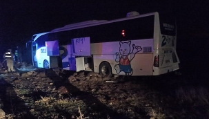 Siverek'te yolcu otobüsü yoldan çıkarak taşlı araziye girdi: 7 yaralı